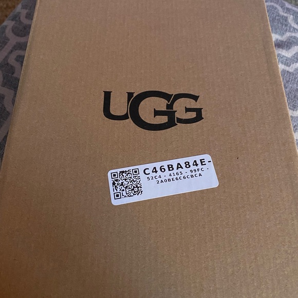 Brand new size 6 Ugg Tasman platforms. - Picture 3 of 6